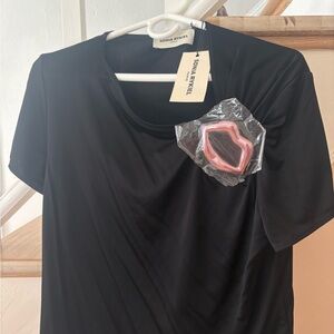 Sonia Rykiel Paris Black Top with Pink Lip Accent SIZE 42 (US 12 / L)